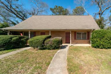 Main picture of 2612 Shore Wood Ct NE