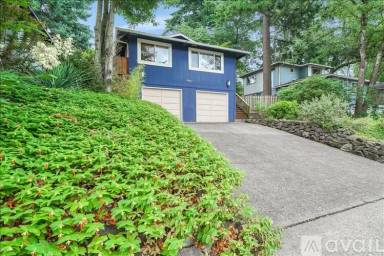 Main picture of 9506 SW 50th Ave