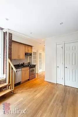 Main picture of 410 E 13th St