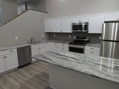 Main picture of 211 Broadway Ave S