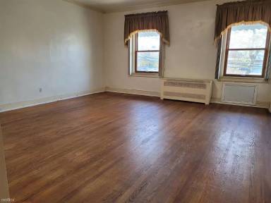 Main picture of 653 92nd St