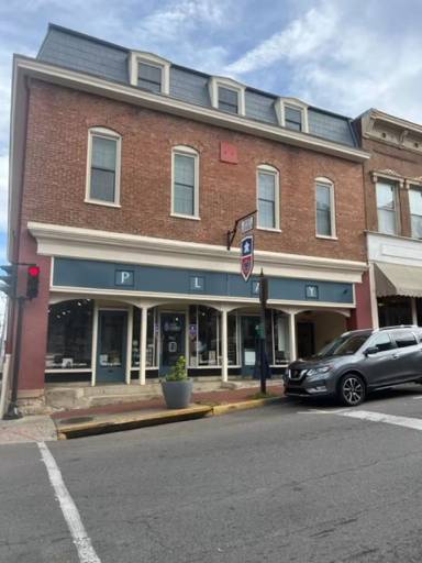 Main picture of 25 W Nelson St