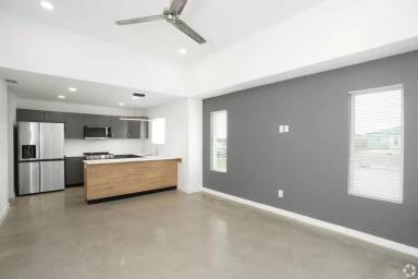Main picture of Heron's Landing
