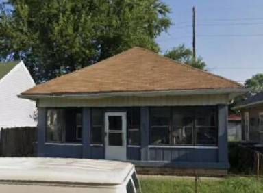 Main picture of 2012 E Maryland St