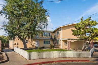 Main picture of 2219 Hillsborough Ct