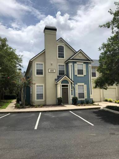 Main picture of Bishops Court at Windsor Park Condominiums