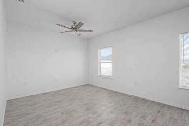 Main picture of 2214 E Valley Cir