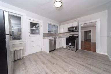 Main picture of 73 4th St
