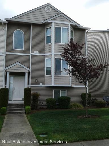 Main picture of 3351 Bali St NE