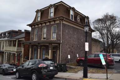 Main picture of 127 East High Street - 2