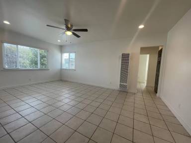 Main picture of 945 Thomas Ave