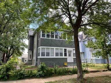 Main picture of 3032 3rd Ave S