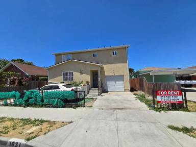 Main picture of 1631 E 85th St