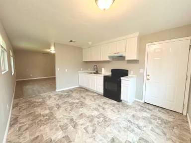 Main picture of 706 State St