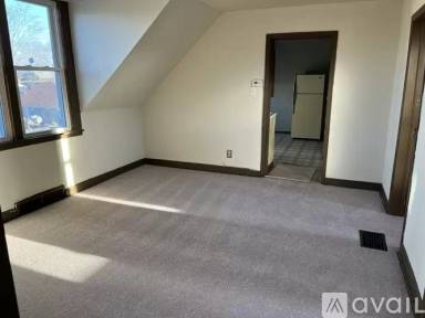 Main picture of 1421 Marquette Ave