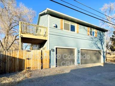 Main picture of 824 S Logan Ave