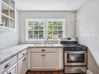 Main picture of 4880 Hale Rd