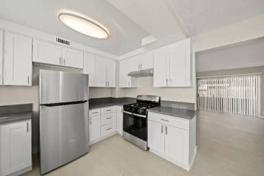 Main picture of 12236 Manor Dr