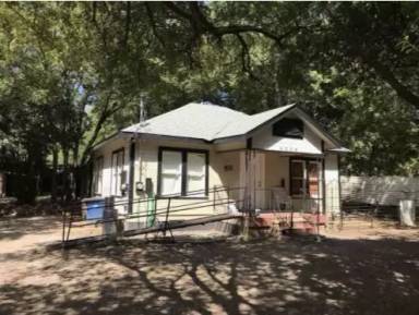 Main picture of 9008 East Dr
