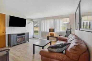 Main picture of 12632 Lakeridge St NW