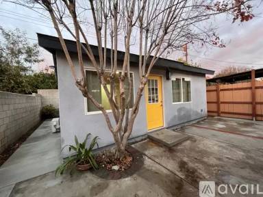 Main picture of 1059 W 7th St