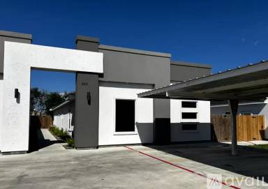 Main picture of 420 E Acacia St