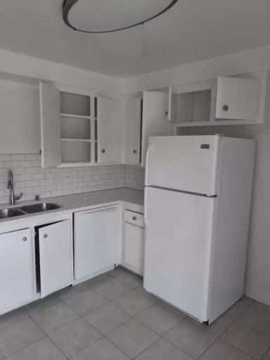 Main picture of 2435 W 227th St
