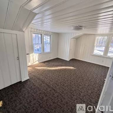 Main picture of 402 W High St