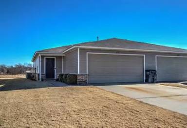 Main picture of 5809 N 34th St