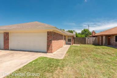 Main picture of 731 Bluebonnet Dr