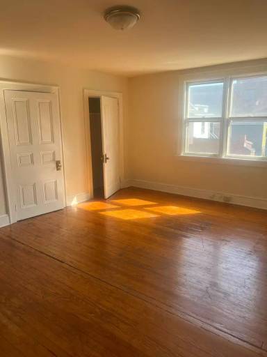 Main picture of 230 N Duke St