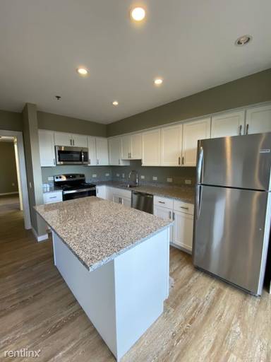 Main picture of 534 Commonwealth Ave