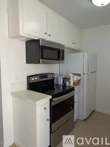 Main picture of MacArthur Village Condominiums