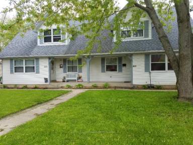 Main picture of 219 S Water St