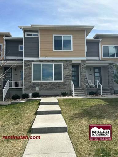 Main picture of 1002 W Cyan Valley Way