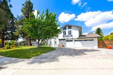 Main picture of 1652 N Pala Pl