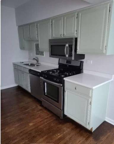 Main picture of 3708 N Sheffield Ave