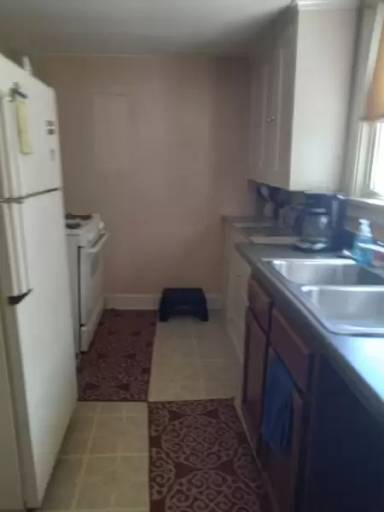 Main picture of 600 1/2 McClure Ave