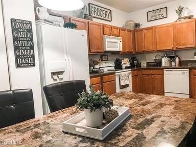 Main picture of 4304 SW 131st Ln