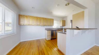 Main picture of 1514 Manhattan Beach Blvd