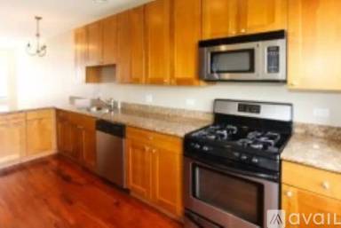 Main picture of 3001 W Gunnison St