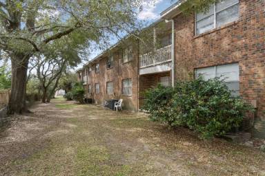 Main picture of Fair Oaks Village