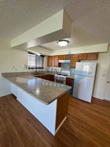 Main picture of 1701 Webster Ave