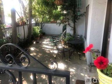 Main picture of 707 Highland Ave
