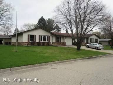Main picture of 2805 Iroquois Ct