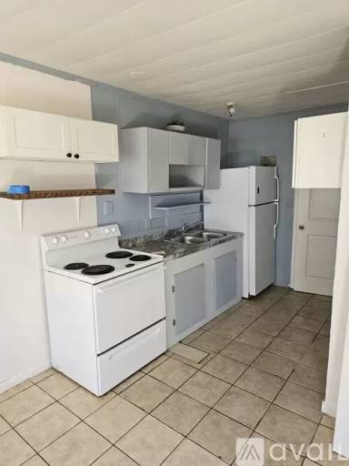 Main picture of 8527 Estrella St