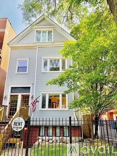Main picture of 3809 N Kenmore Ave