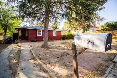 Main picture of 1124 Iowa Ave