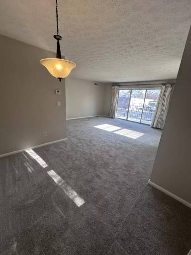 Main picture of 1155 Charter Oak Ln