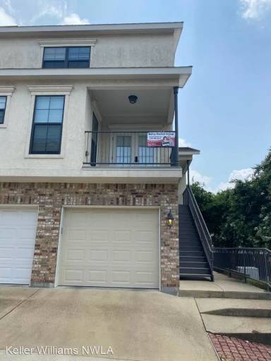 Main picture of 3100 Fairfield Ave